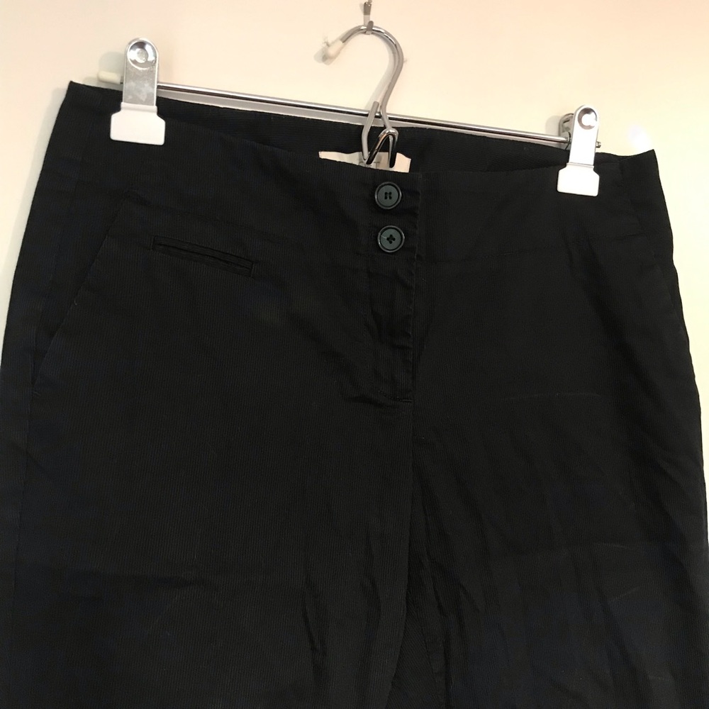 EUC Loft corded black capris